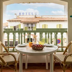 https://le-soleil-camarguais-2-150s.fr-provencehotel.com