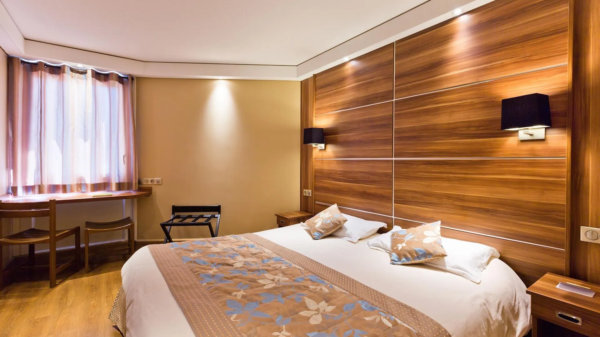 Hotel Novel Restaurant La Mamma Annecy