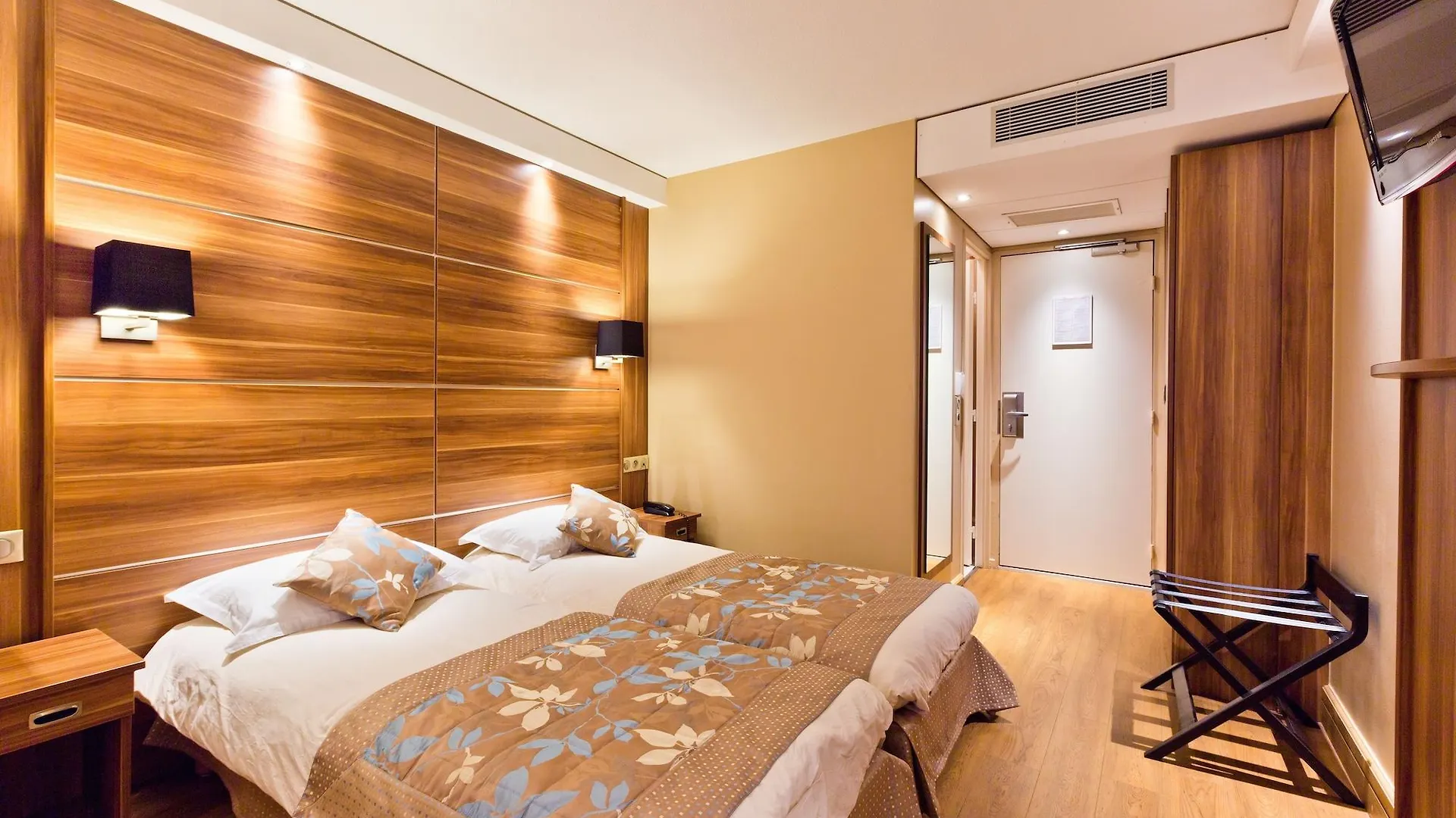 Hotel Novel Restaurant La Mamma Annecy 3*,  Frankrijk